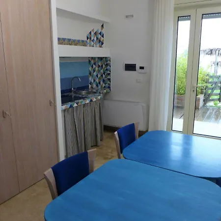 Apartment Locazione Turistica Baia Petrosa.1 *