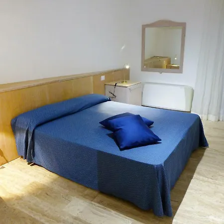 Apartment Locazione Turistica Baia Petrosa.1 *