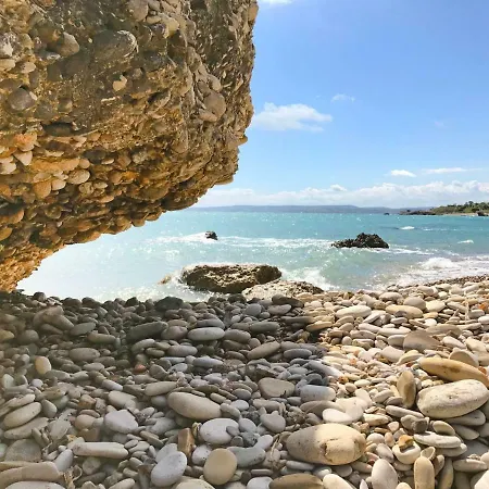 Locazione Turistica Baia Petrosa.1 *