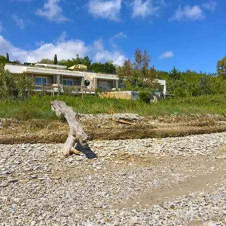 Locazione Turistica Baia Petrosa.1 *